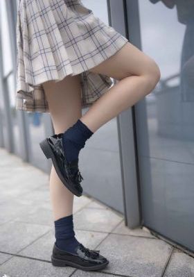 年轻的嫂子在线播放_DVD电影在线观看