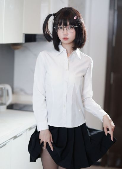 年轻漂亮的儿媳妇_4K在线观看高清